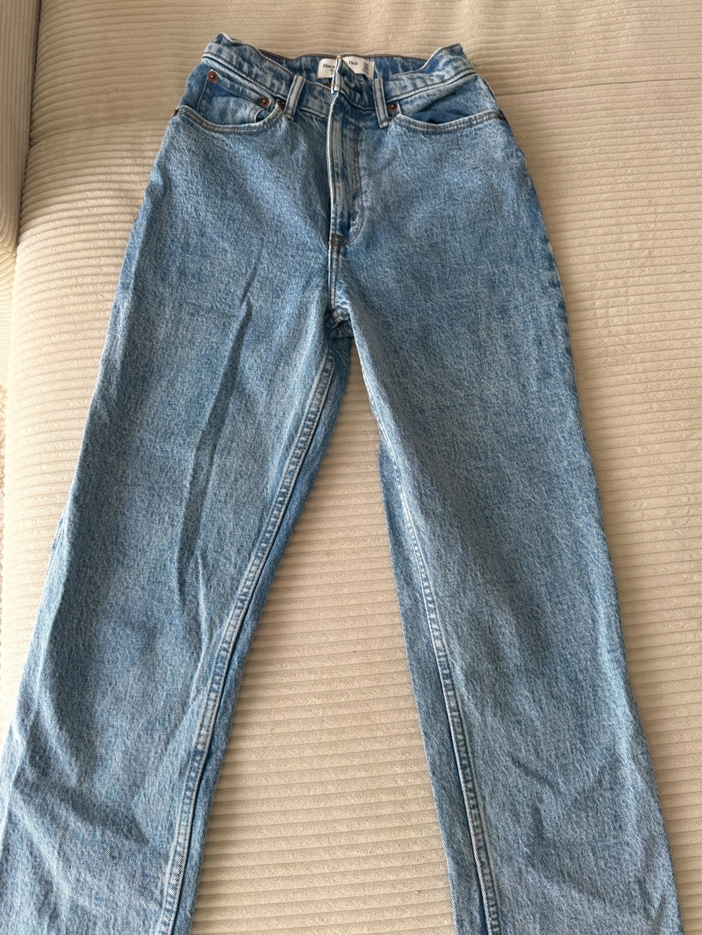 Abercrombie & Fitch 90s Straight Ultra High-Rise Jeans - Picture 4 of 4